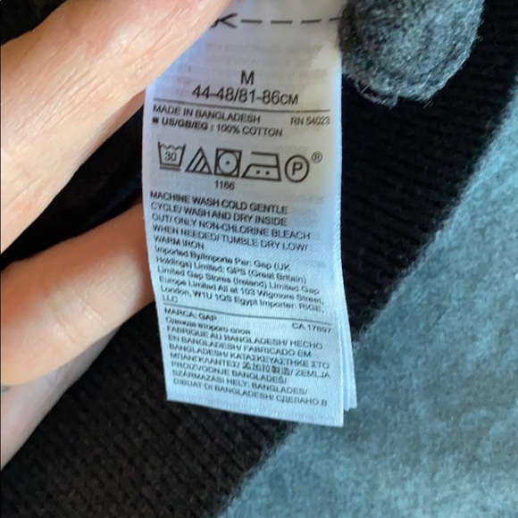 Men’s/boyfriend GAP dark grey sweater size medium - Picture 3 of 3